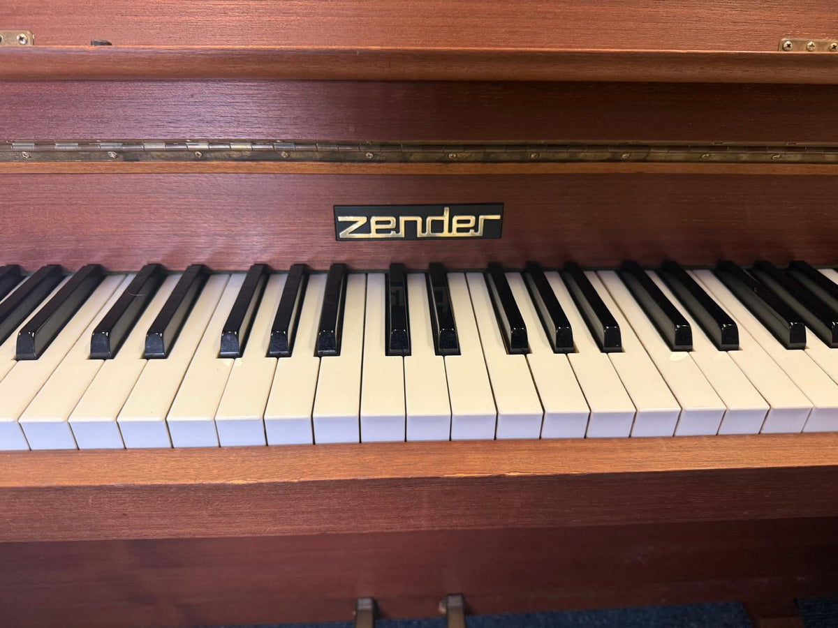Zender Upright Piano (Pre-Owned)