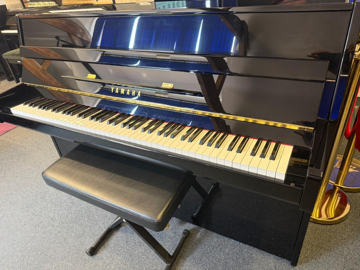 Yamaha B1 Upright Piano in Polished Ebony
