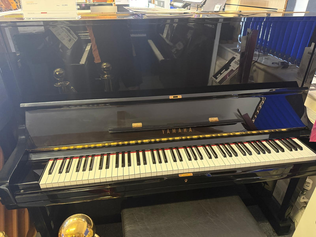 Yamaha U3 Upright Piano in Polished Ebony (1978)
