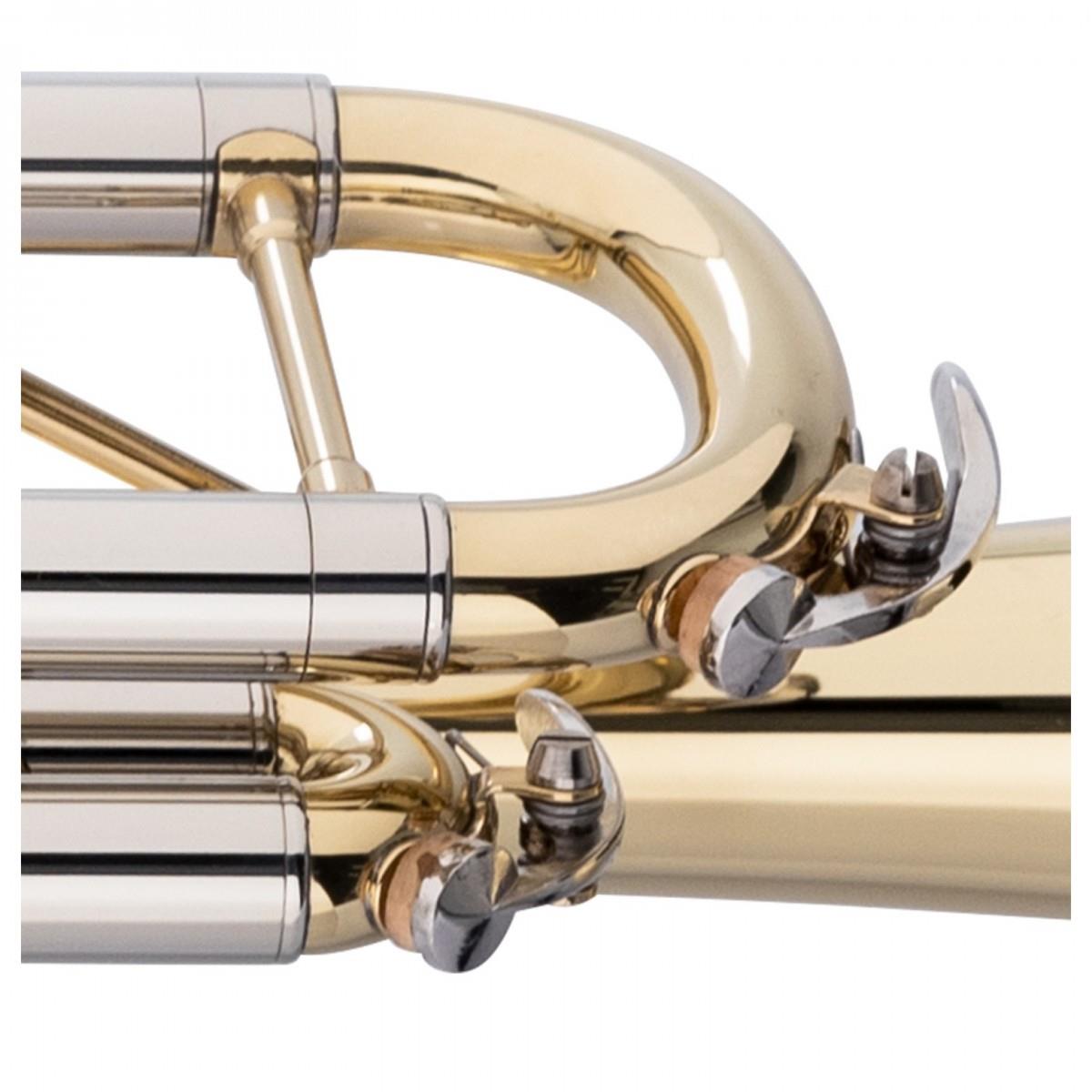 Stagg Bb trumpet, ML-bore, leadpipe in gold brass, with soft case